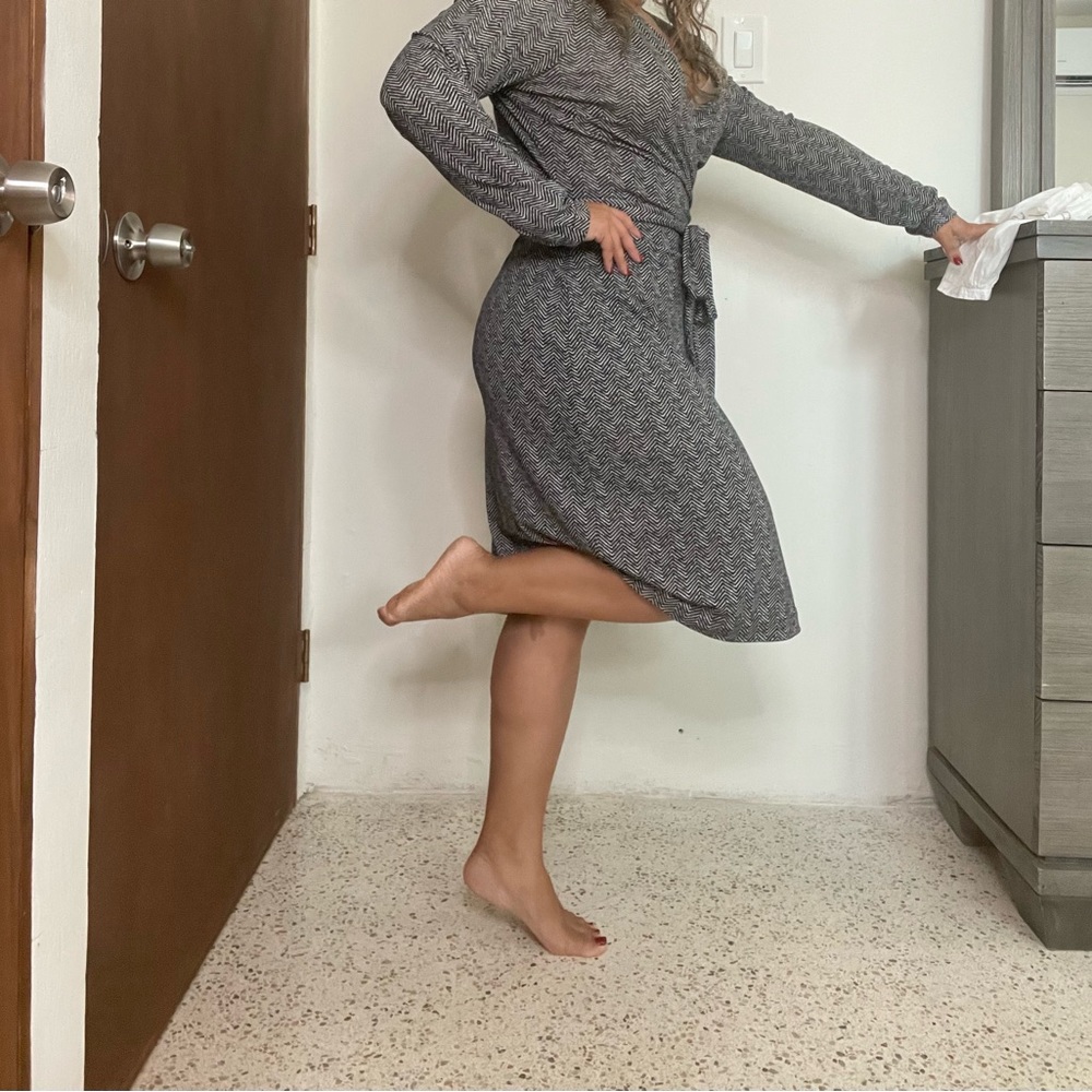 ✨Wrap around Midi dress - Picture 2 of 7